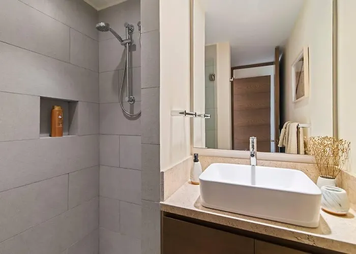 Skies Private Terrace W Jacuzzi W Sea Views Walk To Appartement *